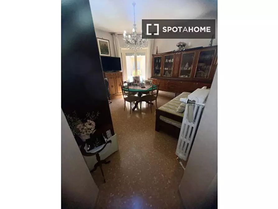 Immagine 3 di Camera condivisa in affitto  in Via Flavio Stilicone a Roma