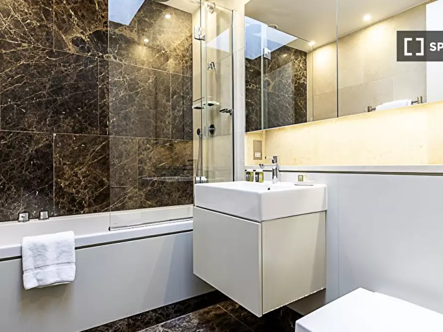 Immagine 8 di Appartamento in affitto  in New Globe Walk a Camberwell