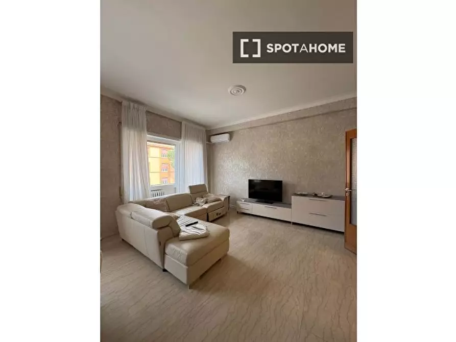 Immagine 5 di Appartamento in affitto  in Viale di Villa Pamphili a Roma