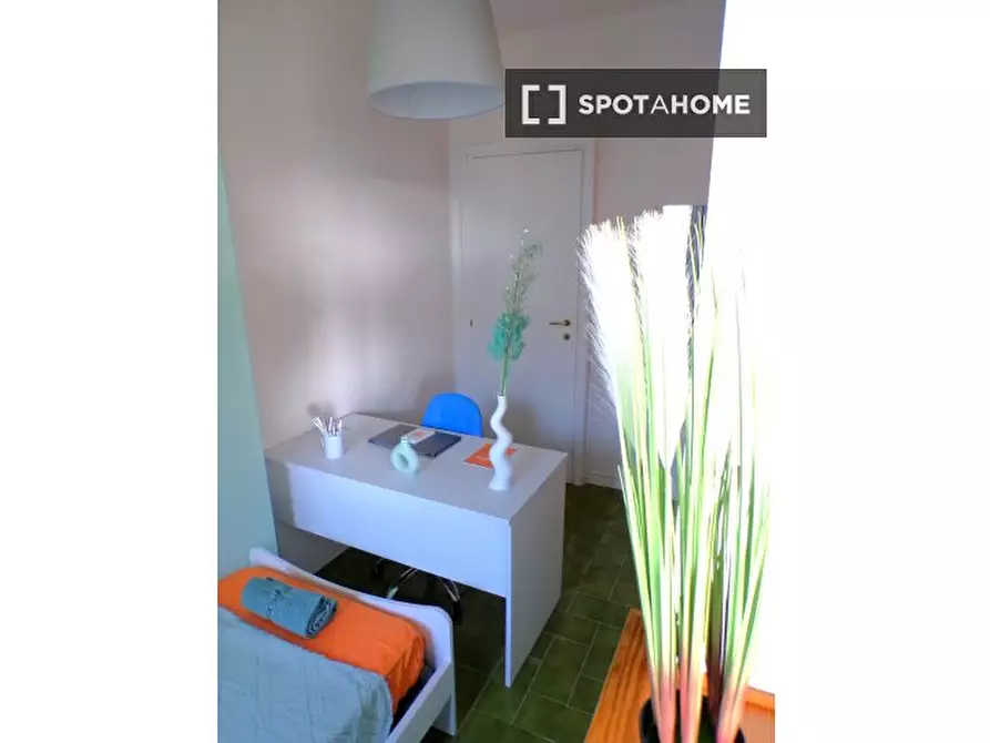 Immagine 4 di Camera condivisa in affitto  in Rodolfo Mondolfo a Bologna