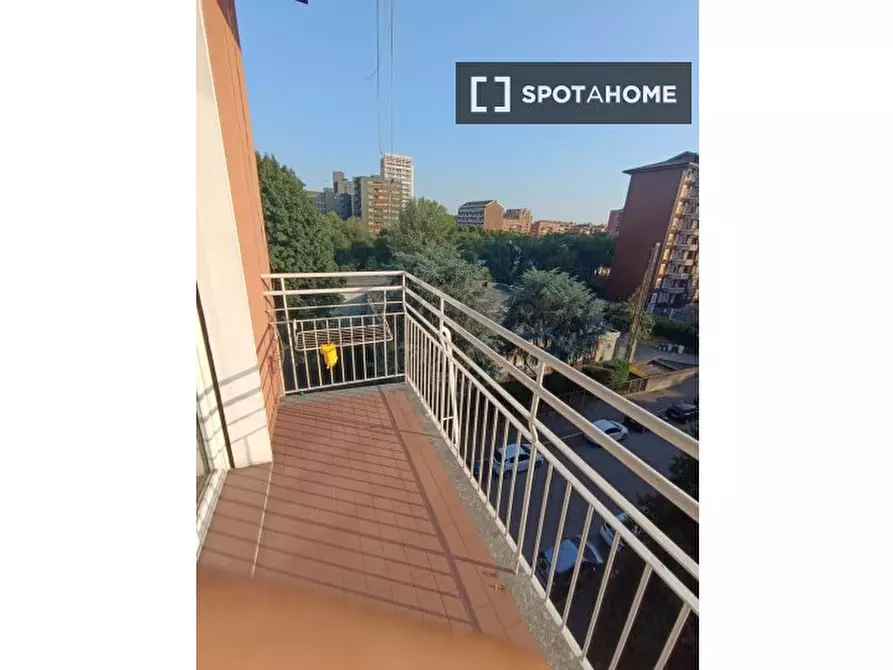 Immagine 5 di Camera condivisa in affitto  in Via Lorenteggio a Milano