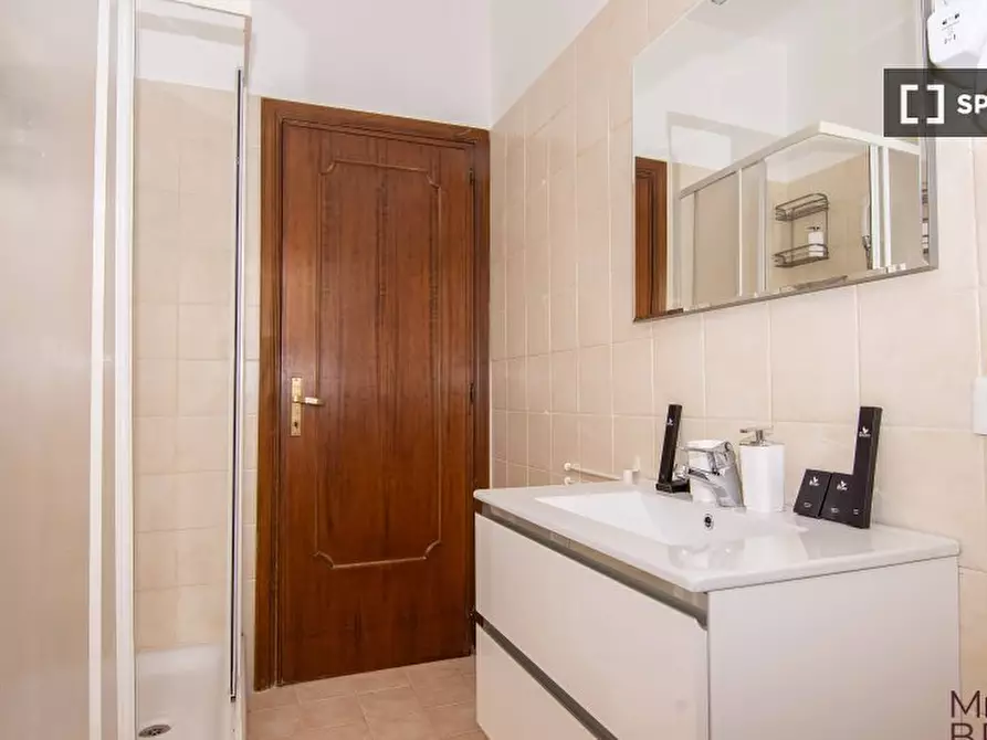 Immagine 11 di Camera condivisa in affitto  in Via Ferdinando Quartieri a Roma