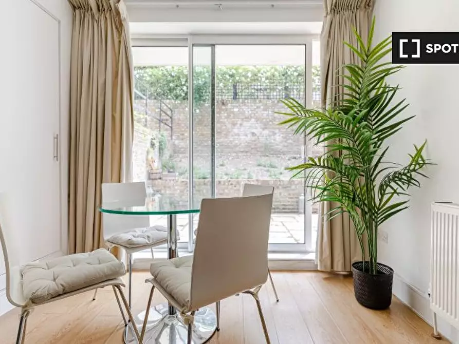 Immagine 14 di Appartamento in affitto  in Apartment a Kensington