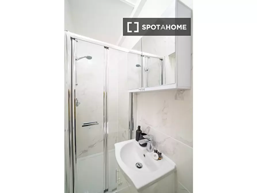 Immagine 5 di Appartamento in affitto  in Queens Ct a Walthamstow