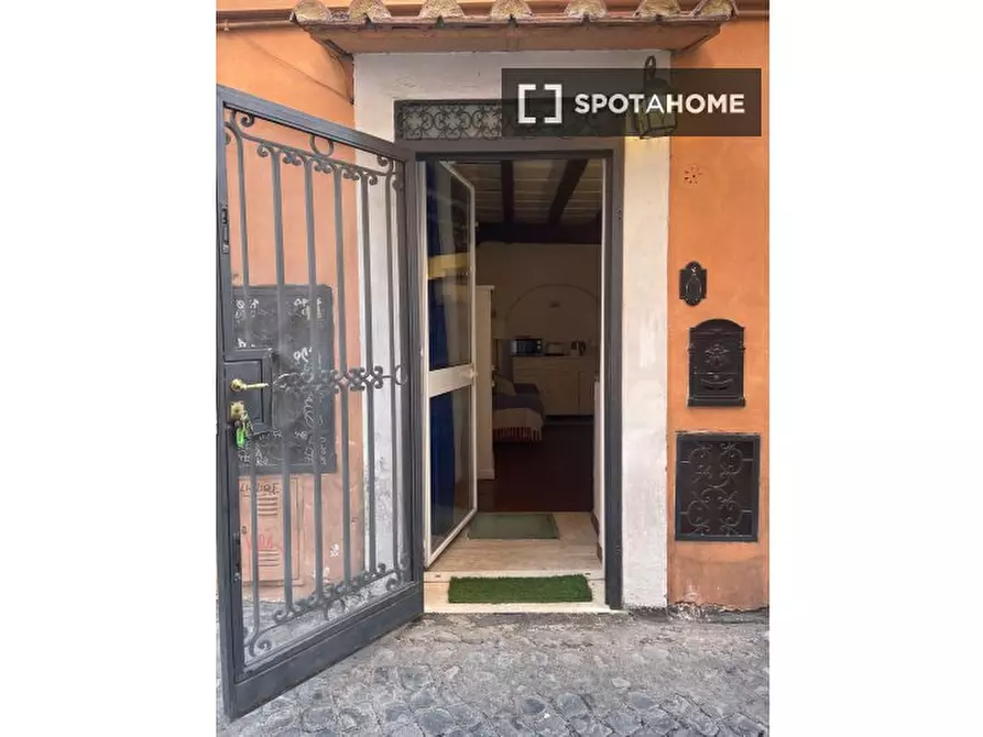 Immagine 12 di Appartamento in affitto  in Vicolo Moroni a Roma