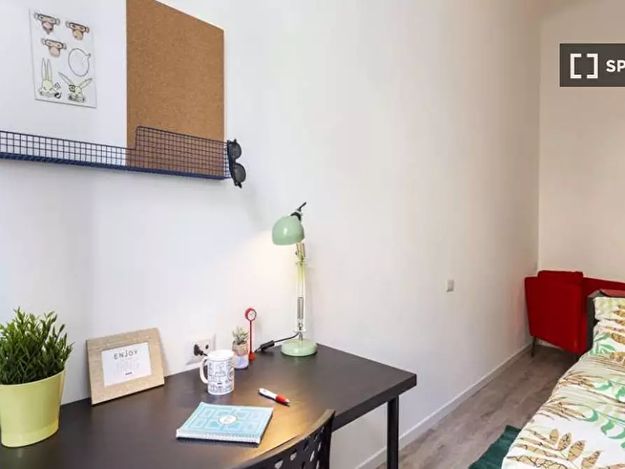 Immagine 2 di Camera condivisa in affitto  in Via Paolo Bassi a Milano