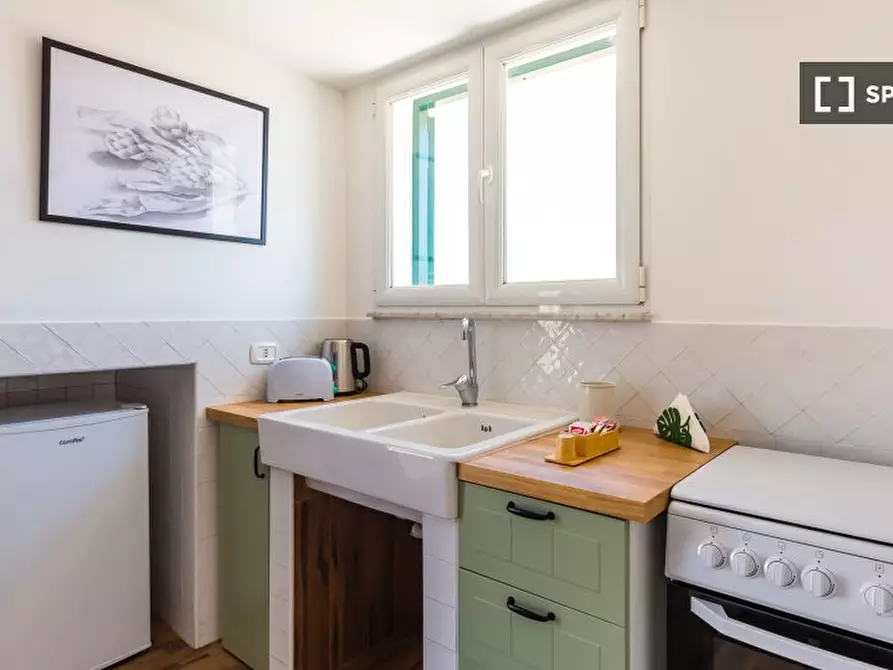 Immagine 19 di Appartamento in affitto  in Vico Santa Maria a Vertecoeli a Napoli