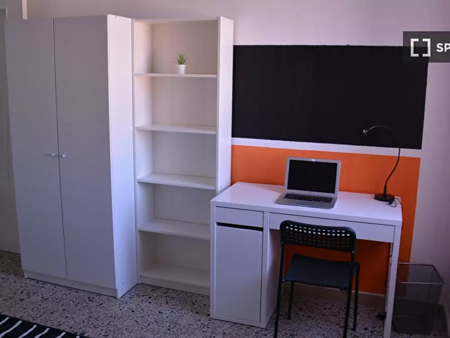 Immagine 3 di Camera condivisa in affitto  in Via Ingurtosu n a Cagliari