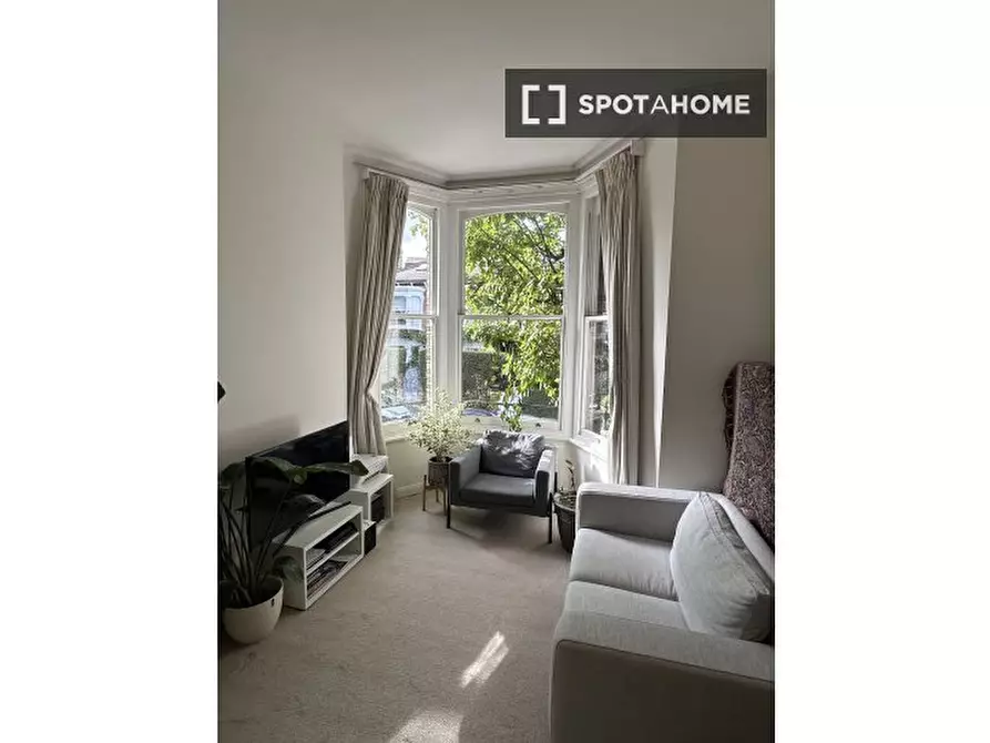 Immagine 15 di Appartamento in affitto  in Lady Margaret Rd a Camden Town