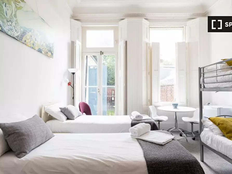 Immagine 3 di Camera condivisa in affitto  in Ground Floor Apartment a Kensington