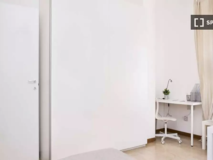 Immagine 3 di Camera condivisa in affitto  in Viale Carlo Espinasse a Milano