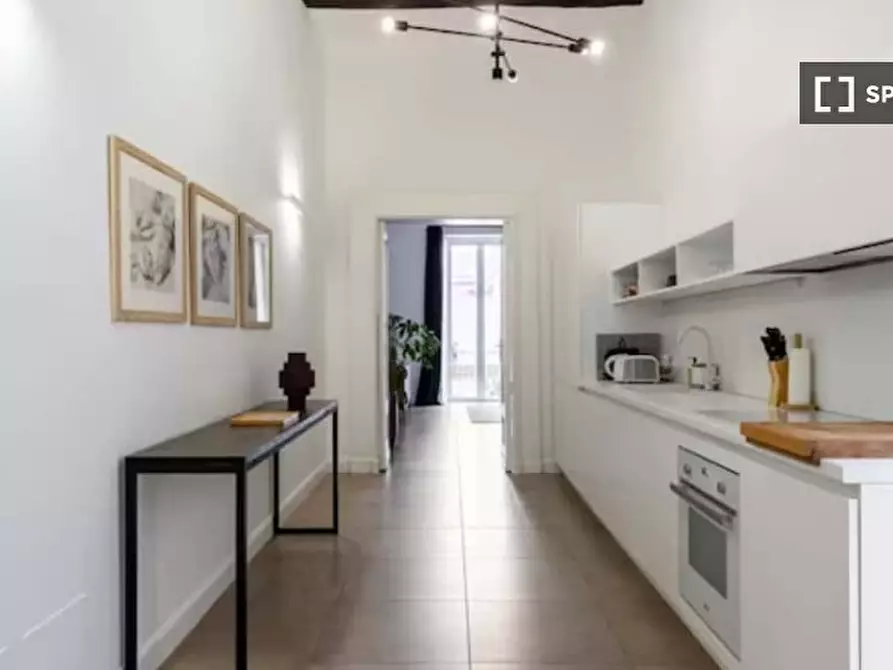 Immagine 10 di Appartamento in affitto  in Vico Lungo Teatro Nuovo a Napoli