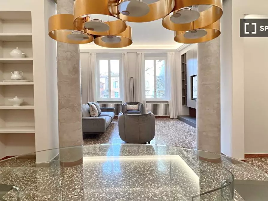 Immagine 3 di Appartamento in affitto  in Via Santo Stefano a Bologna