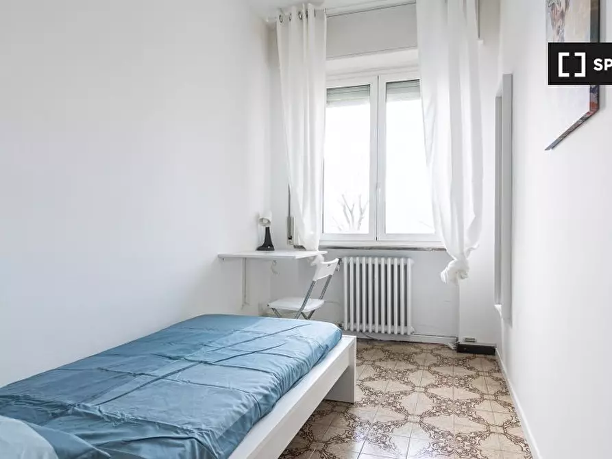 Immagine 2 di Camera condivisa in affitto  in Viale Ungheria a Milano