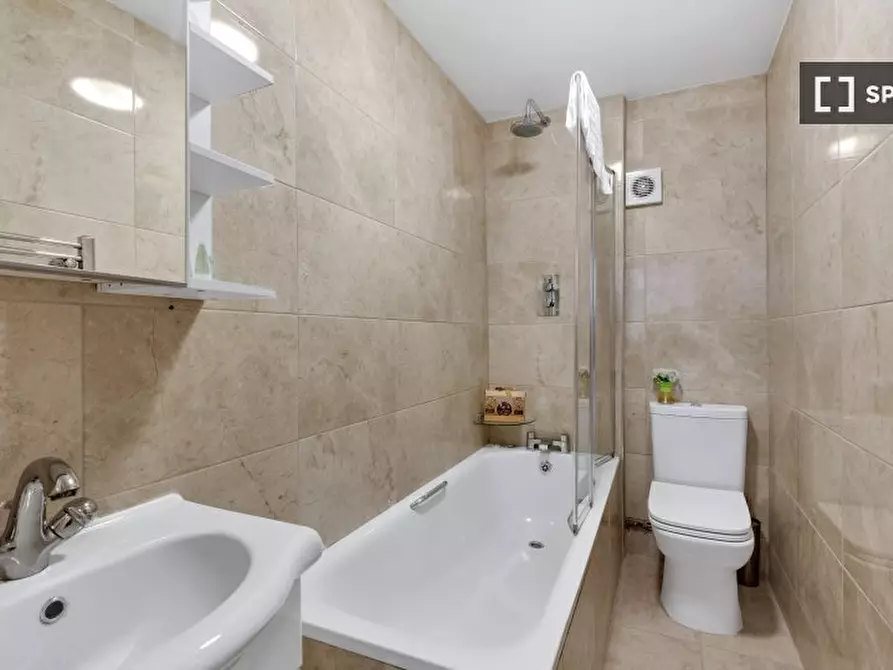 Immagine 4 di Appartamento in affitto  in Castlewood Rd a Hackney