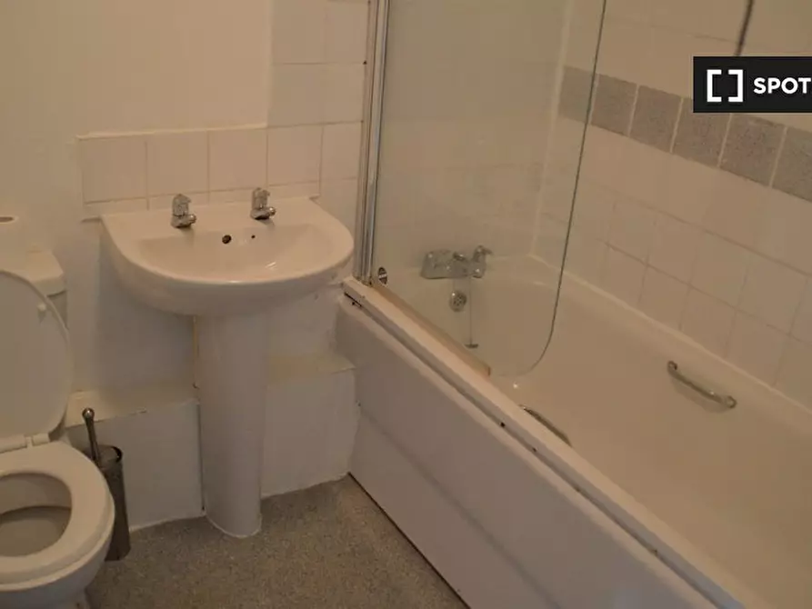 Immagine 5 di Camera condivisa in affitto  in Bruckner St a Kensington