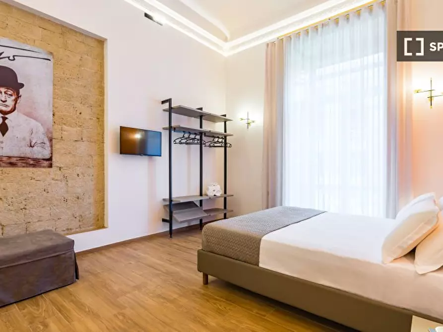 Immagine 2 di Appartamento in affitto  in Via Santa Teresa degli Scalzi a Napoli