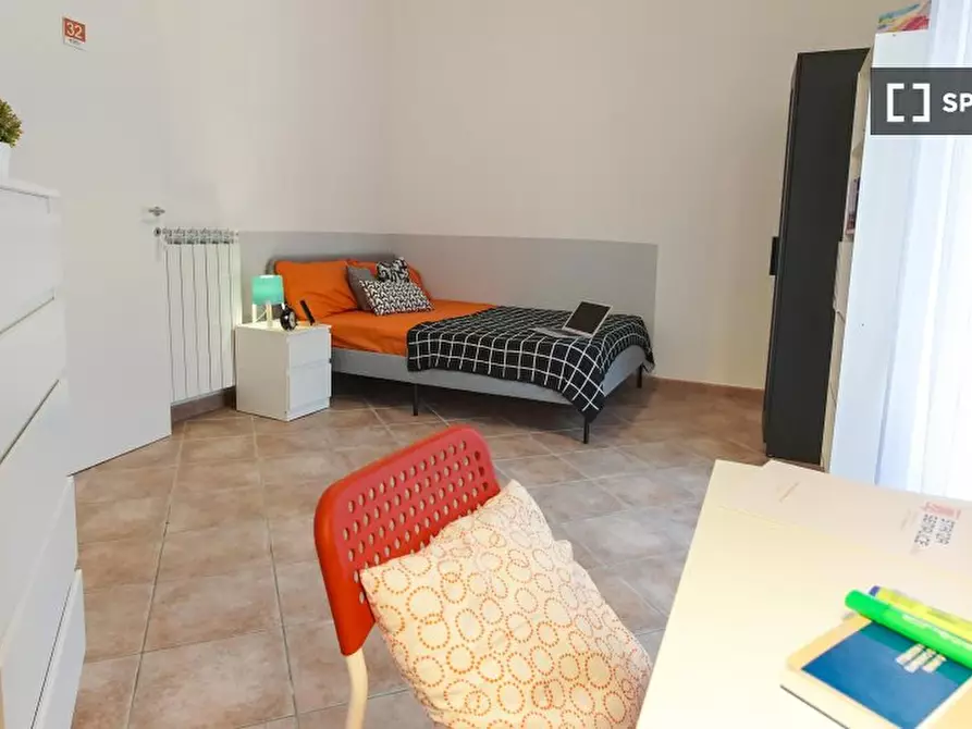 Immagine 4 di Camera condivisa in affitto  in Via Pignasecca n. a Napoli