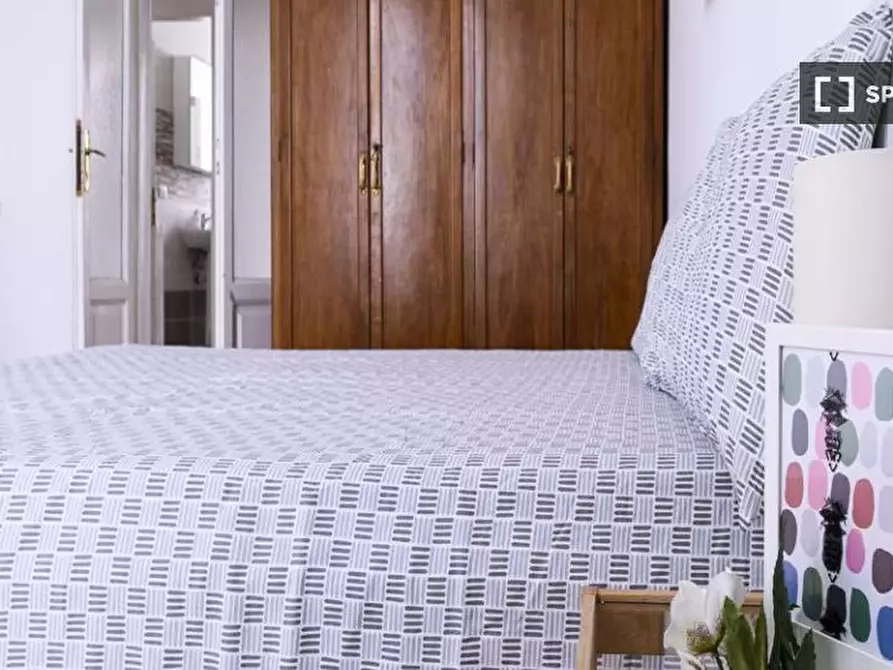 Immagine 2 di Camera condivisa in affitto  in Via Valenza a Milano