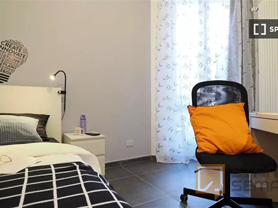 Immagine 4 di Camera condivisa in affitto  in Corso Peschiera a Torino