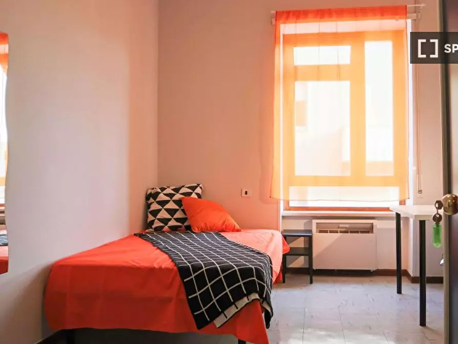 Immagine 2 di Camera condivisa in affitto  in Via tigellio a Cagliari