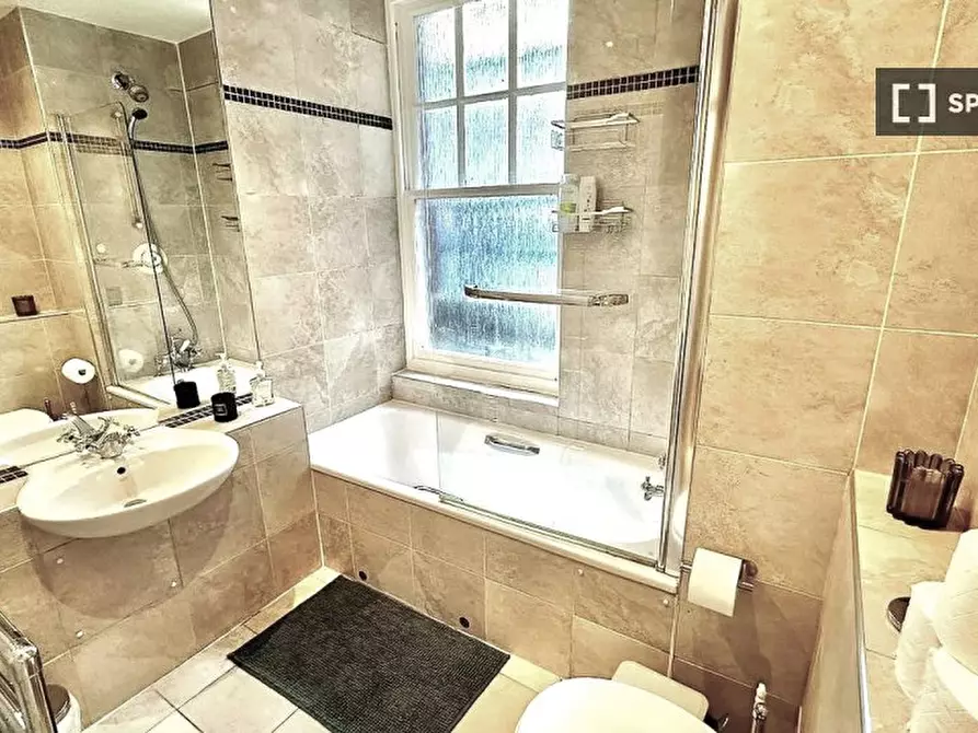 Immagine 17 di Appartamento in affitto  in B Kensington High St a Kensington