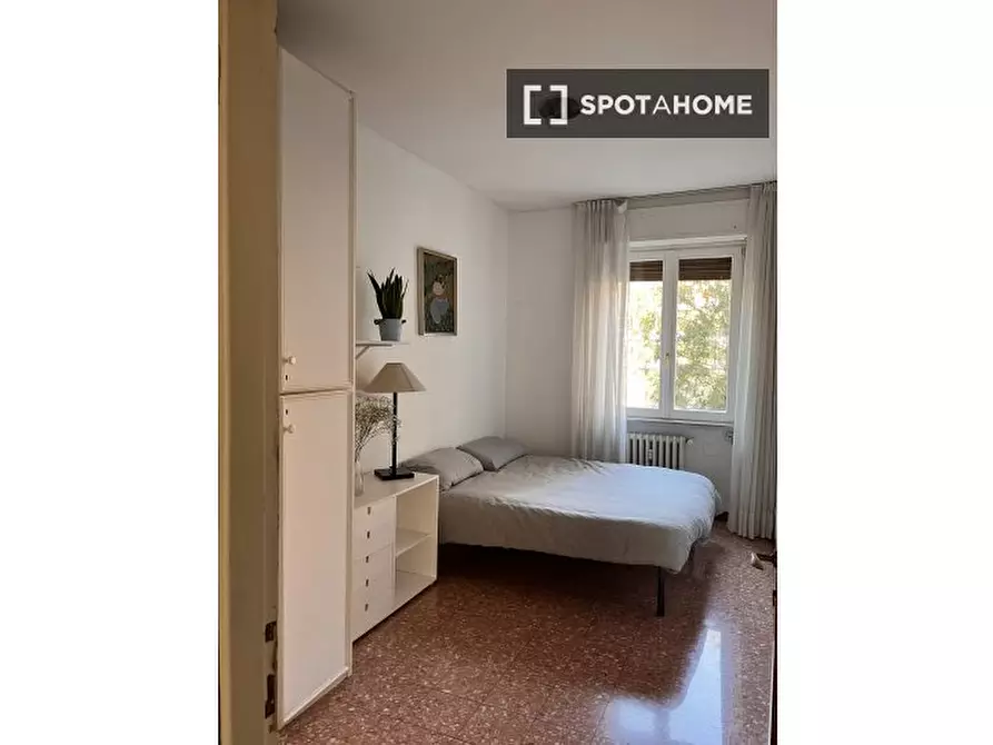 Immagine 4 di Camera condivisa in affitto  in Via Caccialepori a Milano