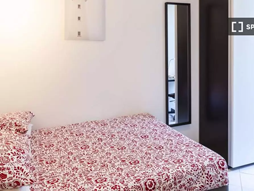 Immagine 4 di Camera condivisa in affitto  in Via Paolo Bassi a Milano
