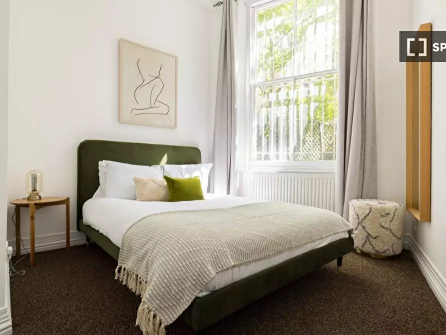 Immagine 7 di Appartamento in affitto  in Eardley Cres a Kensington