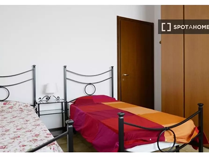 Immagine 18 di Camera condivisa in affitto  in Via Lodovico Il Moro a Milano