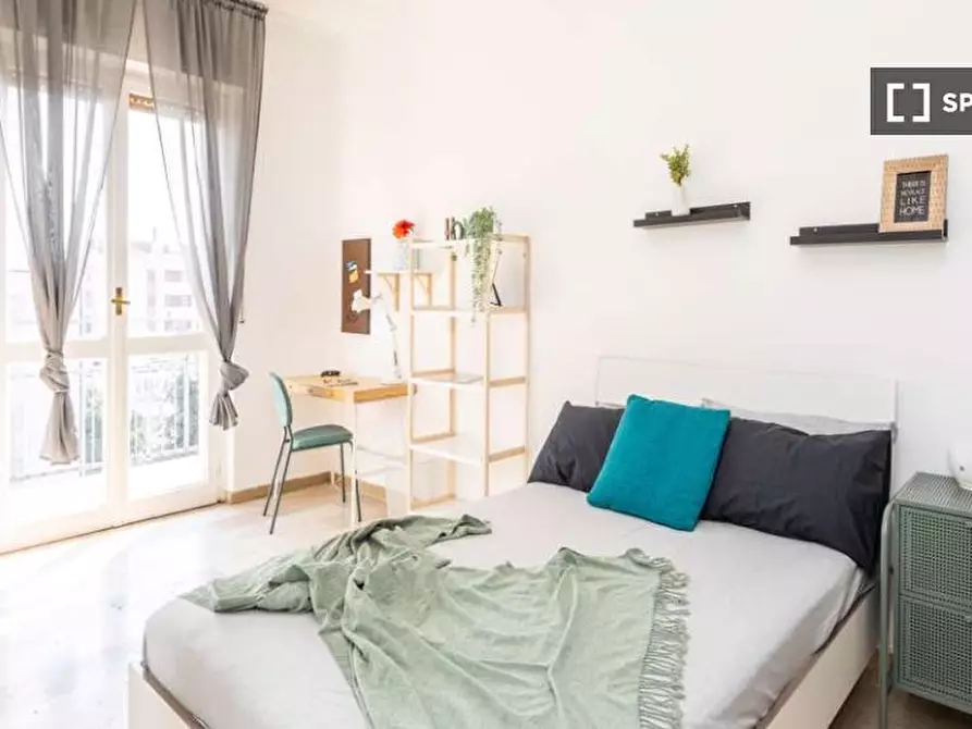 Immagine 2 di Camera condivisa in affitto  in Via Arcivescovo Romilli a Milano