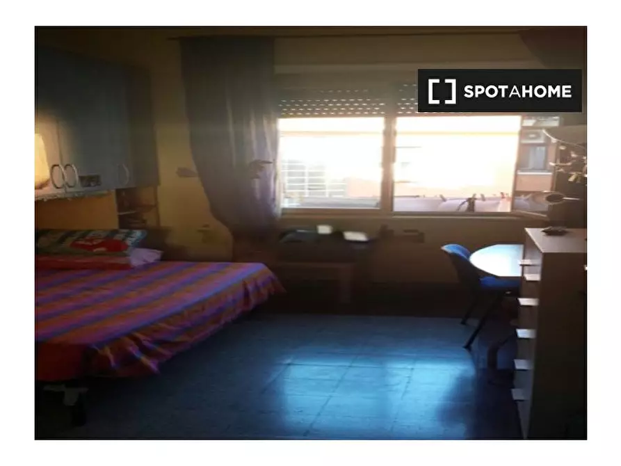 Immagine 4 di Camera condivisa in affitto  in Via Gallia a Roma