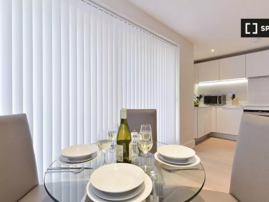 Immagine 6 di Appartamento in affitto  in Sudrey St a Camberwell