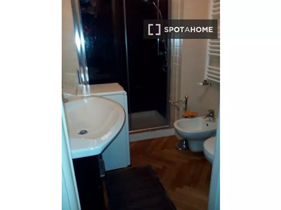 Immagine 10 di Camera condivisa in affitto  in Via Montepulciano a Milano