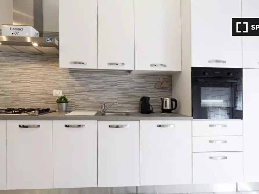 Immagine 13 di Appartamento in affitto  in Via Pasubio a Bologna