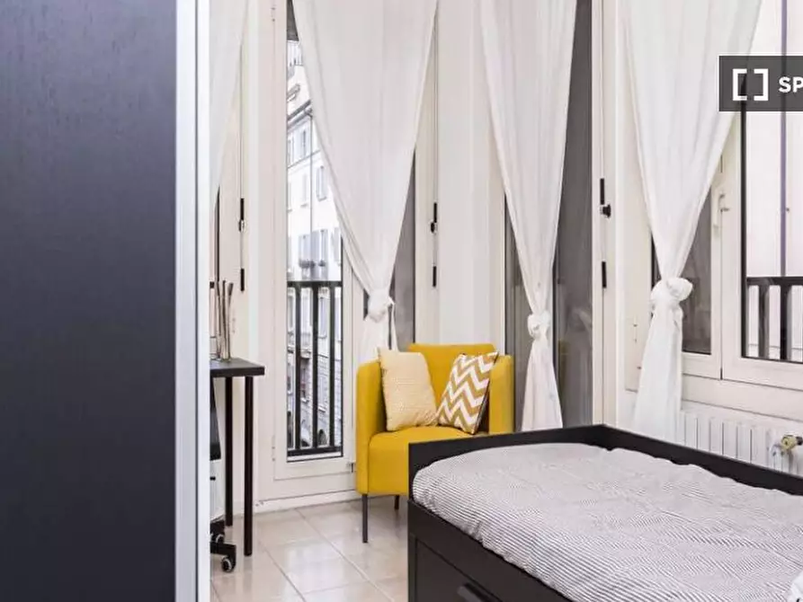 Immagine 3 di Camera condivisa in affitto  in Viale Monte Santo a Milano