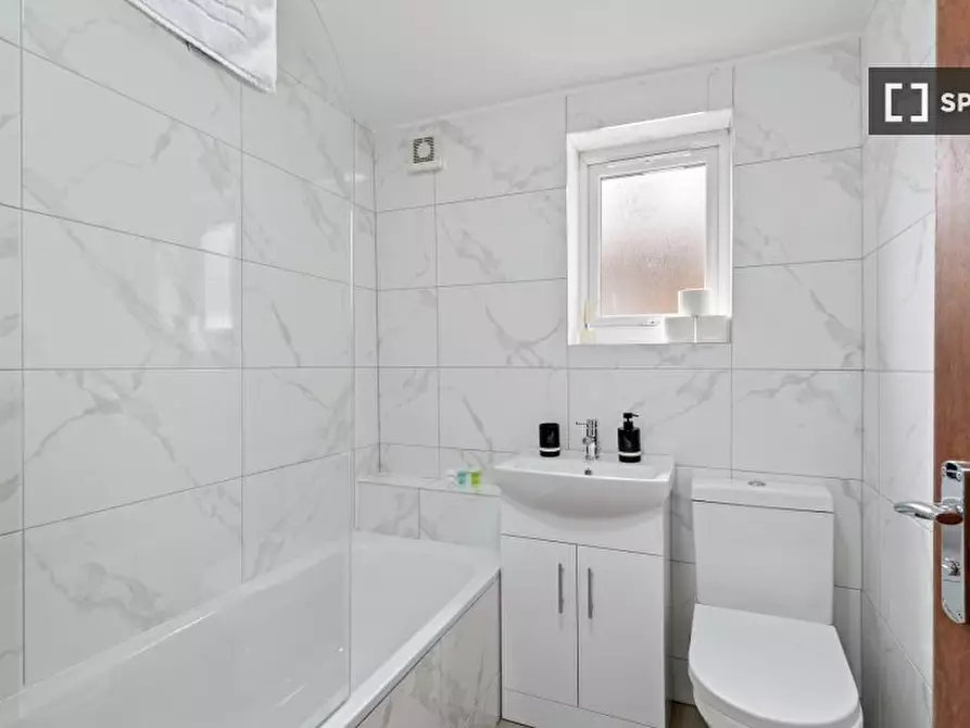 Immagine 10 di Appartamento in affitto  in Sperling Rd a Tottenham