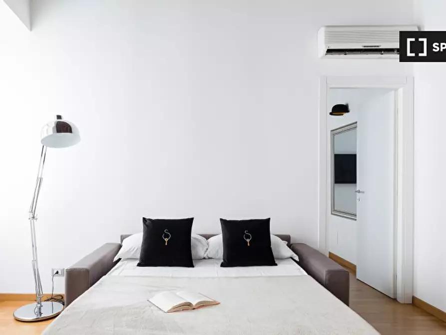 Immagine 3 di Appartamento in affitto  in Via del Boschetto a Roma