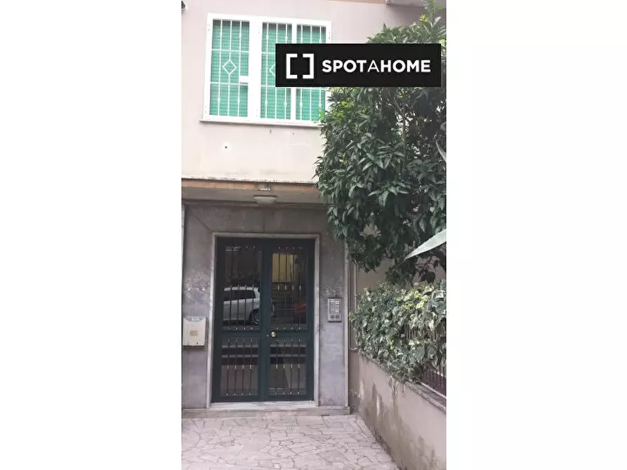 Immagine 12 di Camera condivisa in affitto  in Via Teodolfo Mertel a Roma