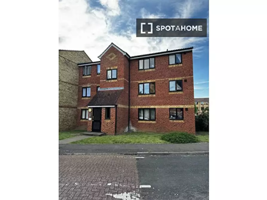 Immagine 12 di Appartamento in affitto  in Redford Close a Hounslow