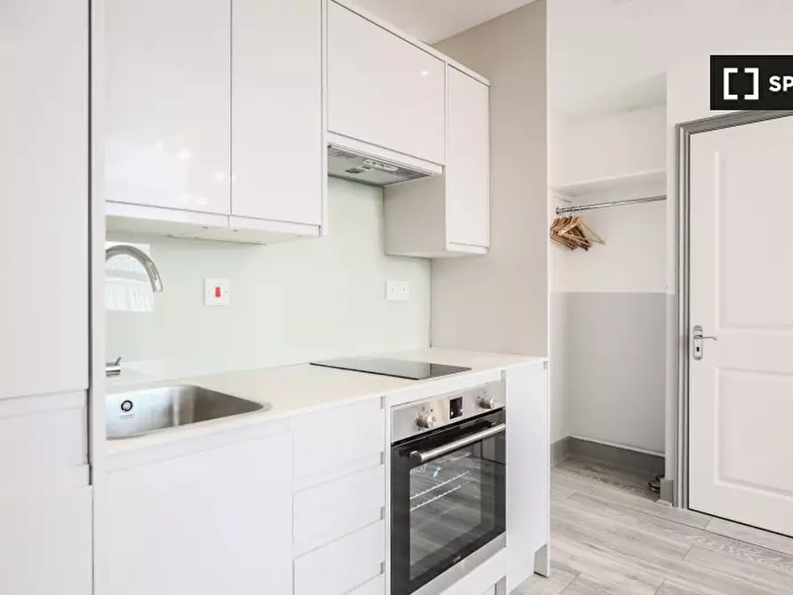 Immagine 6 di Appartamento in affitto  in Nevern Rd a Kensington