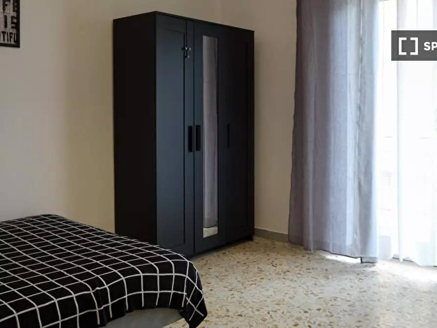 Immagine 6 di Camera condivisa in affitto  in Via Terracina n. fab. A - sc. H int. 27 a Napoli