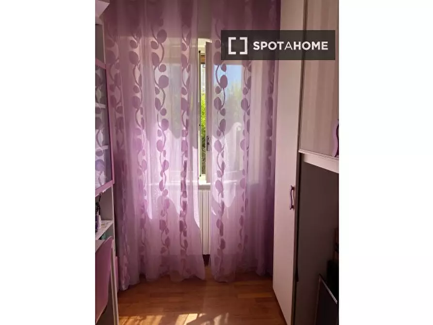 Immagine 19 di Camera condivisa in affitto  in Via Posillipo a Napoli