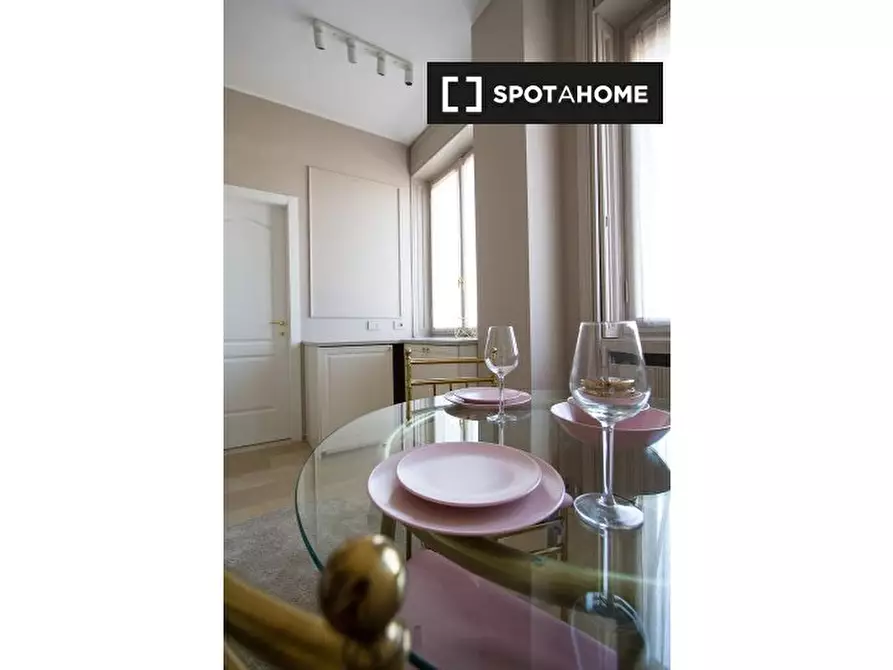 Immagine 10 di Ufficio in affitto  in Via dei Piatti a Milano