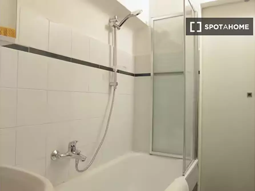 Immagine 4 di Ufficio in affitto  in Via Broccaindosso a Bologna