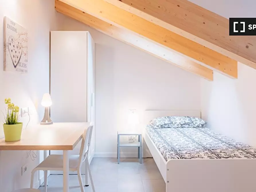 Immagine 1 di Camera condivisa in affitto  in Viale Monza a Milano