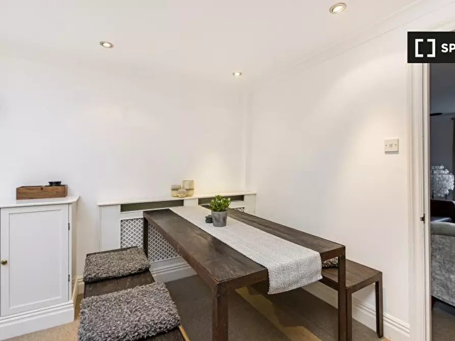 Immagine 8 di Appartamento in affitto  in a Ledbury Mews North a Kensington