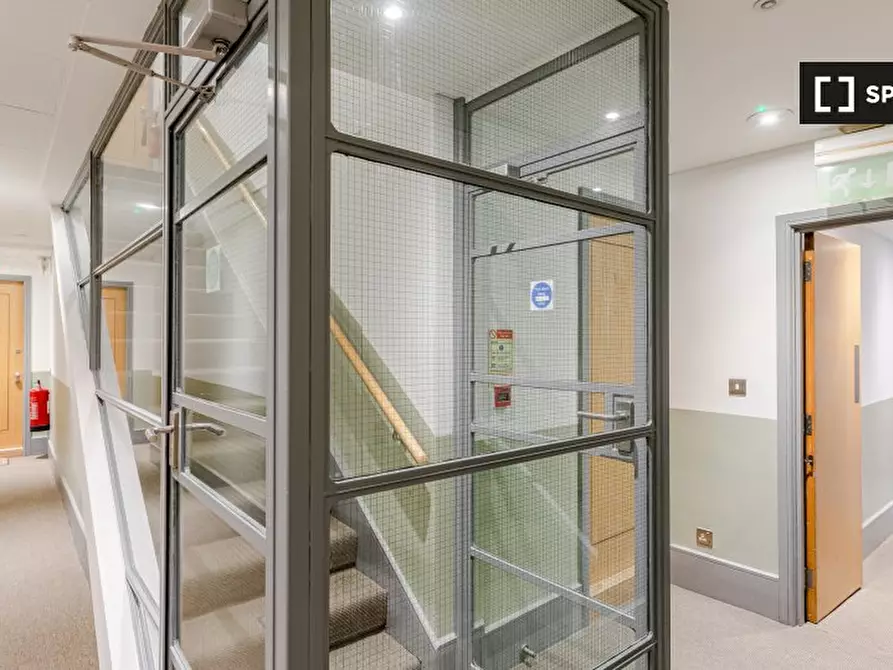 Immagine 15 di Ufficio in affitto  in Flat a Kensington