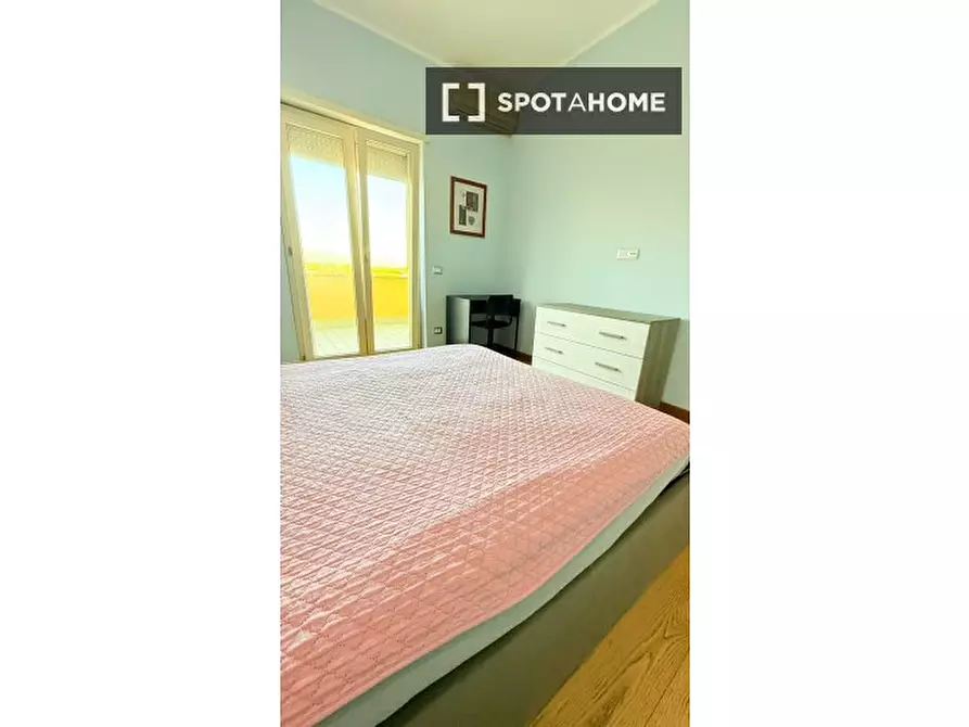 Immagine 3 di Camera condivisa in affitto  in V. Collatina a Roma