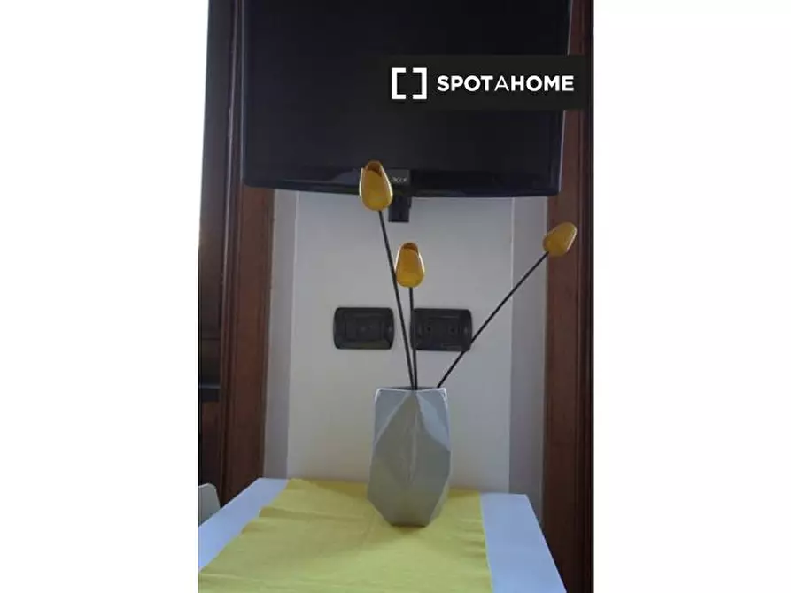 Immagine 5 di Appartamento in affitto  in Via dei Piatti a Milano